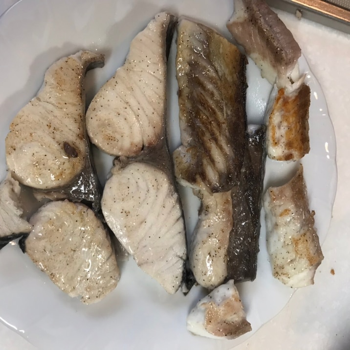 ブリのアラと切り身で塩胡椒焼き レシピ 作り方 By Rママ 楽天レシピ ブリのアラと切り身で塩胡椒焼き レシピ 作り方 By Rママ 楽天レシピ
